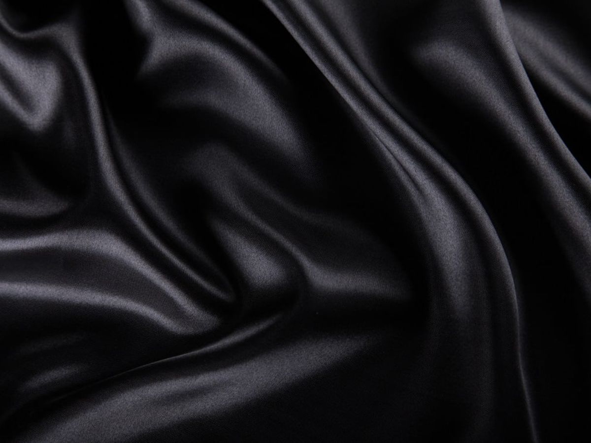 Màu đen giúp tăng sự tập trung, quyết đoán và cân bằng 