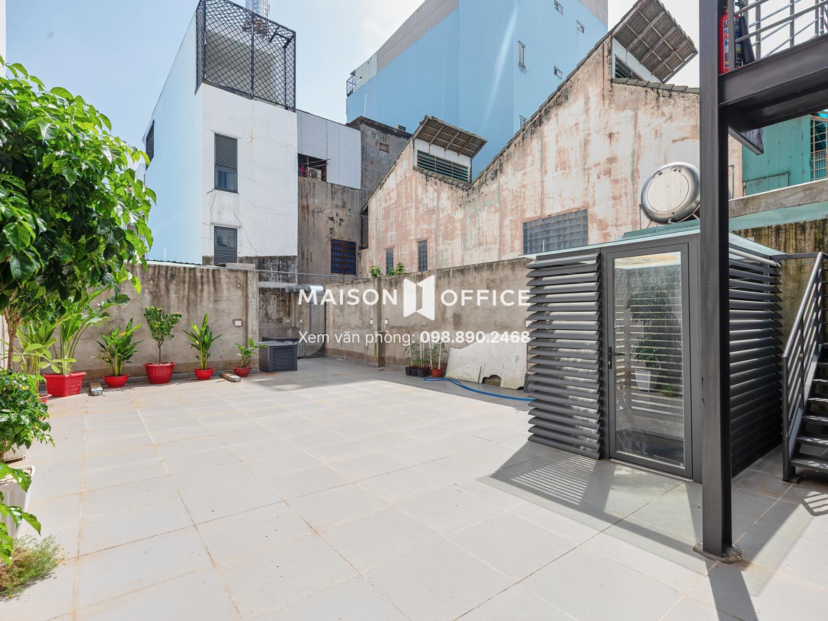 san-44-46-than-nhan-trung-building