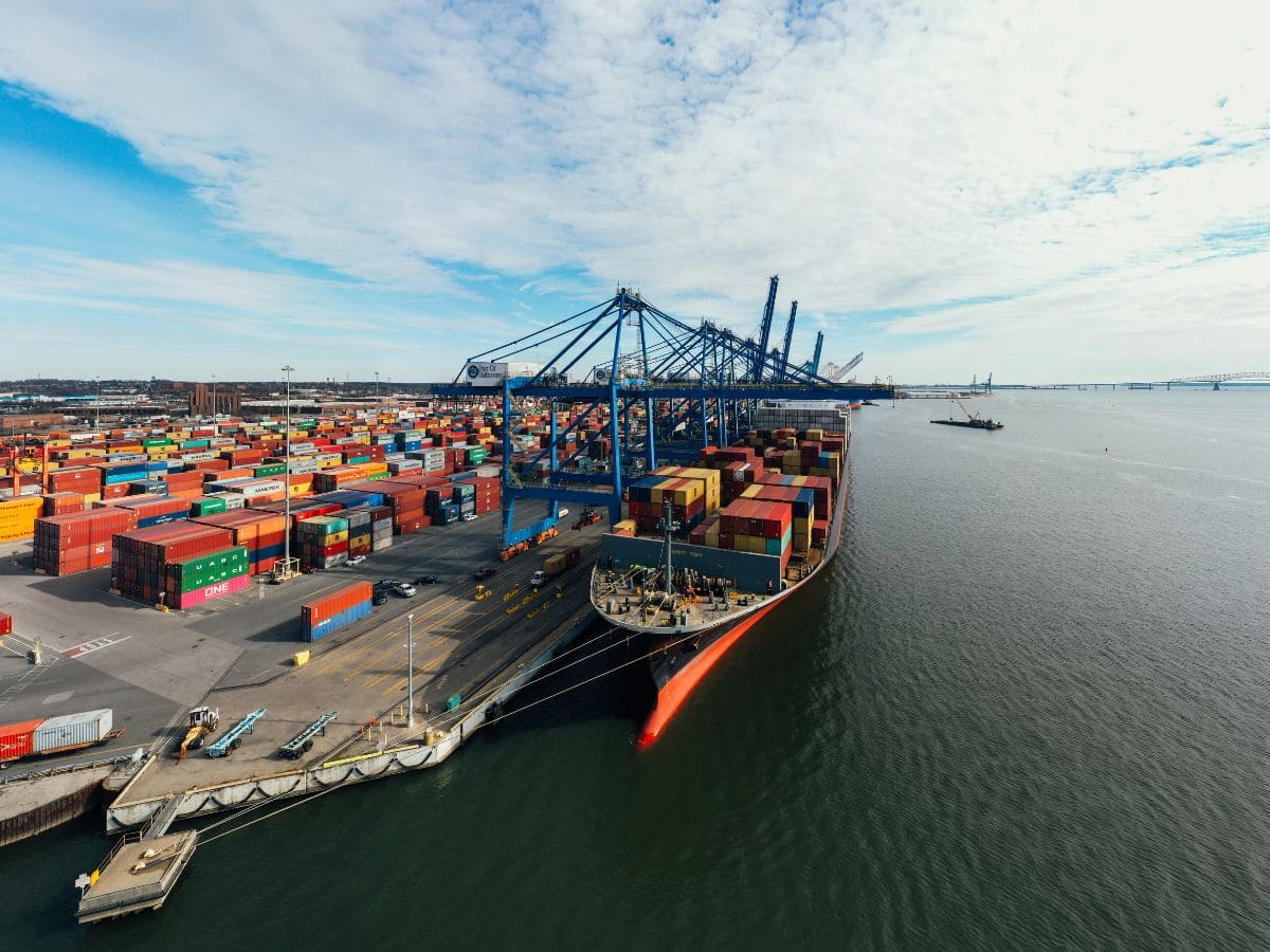 Thuê văn phòng logistics gần cảng giúp rút ngắn thời gian điều phối hàng hóa