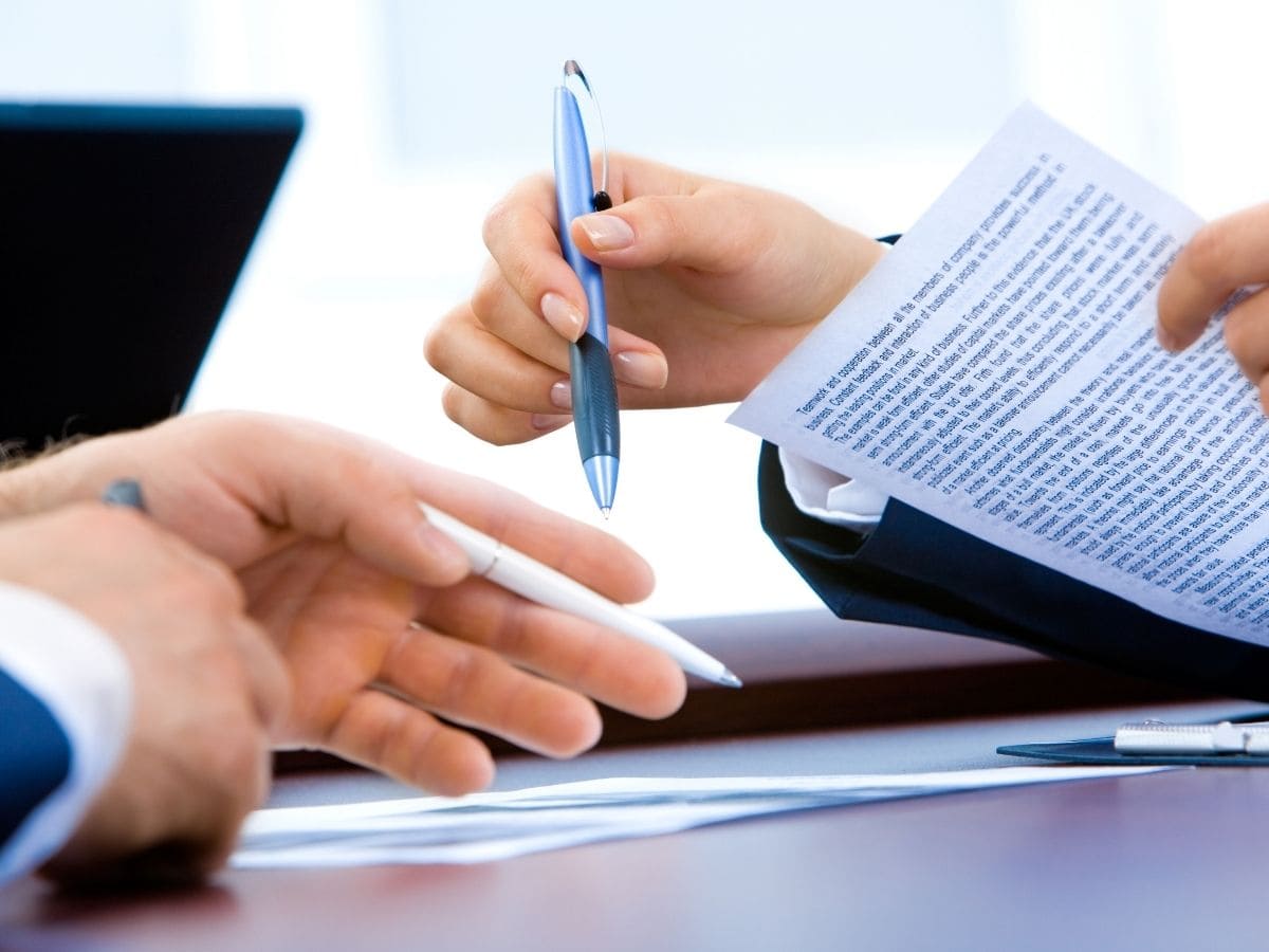 Rà soát hợp đồng trước khi ký kết