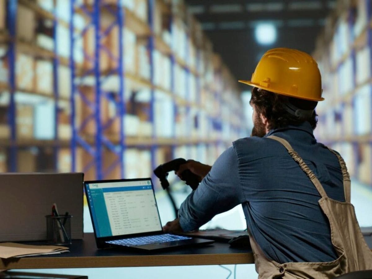 Hạ tầng công nghệ là yếu tố cốt lõi khi thuê văn phòng cho công ty logistics