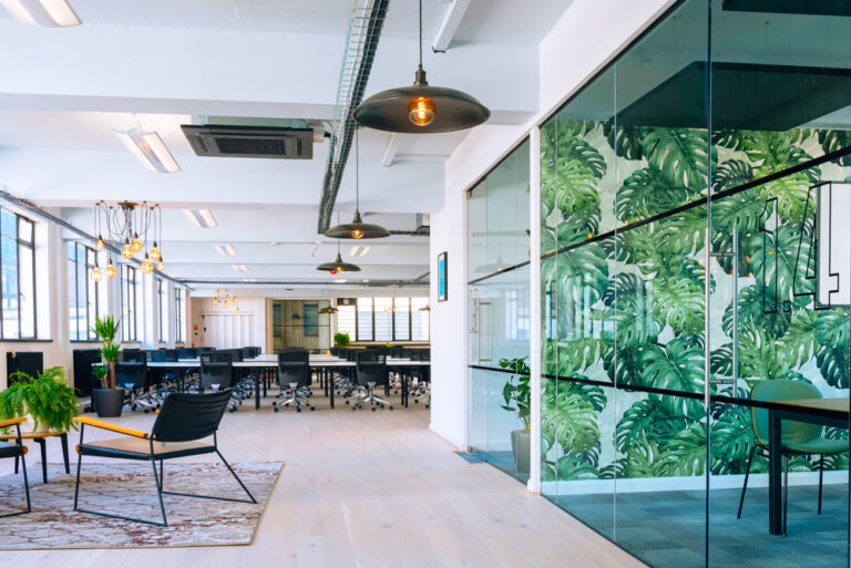 So sánh Văn phòng truyền thống và Coworking Space