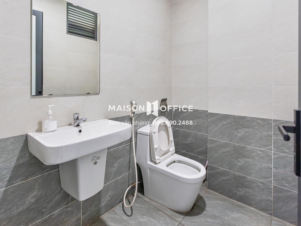 wc-khai-hung-building