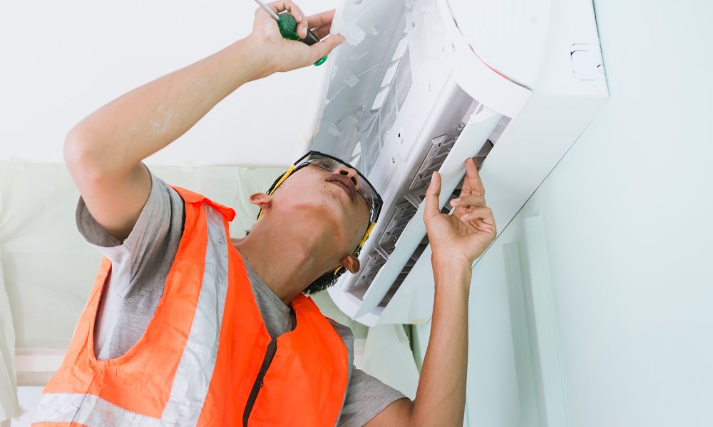 Chi phí bảo trì văn phòng gồm gồm chi phí bảo trì hệ thống kỹ thuật tòa nhà văn phòng
