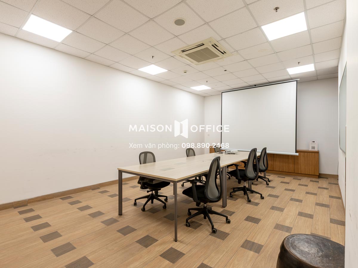 van-phong-tron-goi-q-industries-building-15