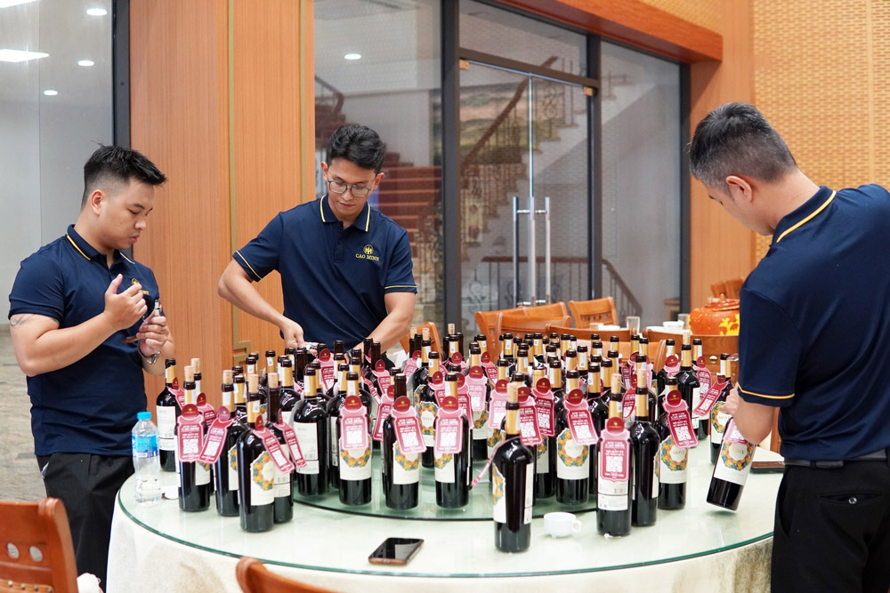 Cao Minh là địa chỉ tin cậy cho người yêu vang với hơn 1.000 nhãn rượu chính hãng