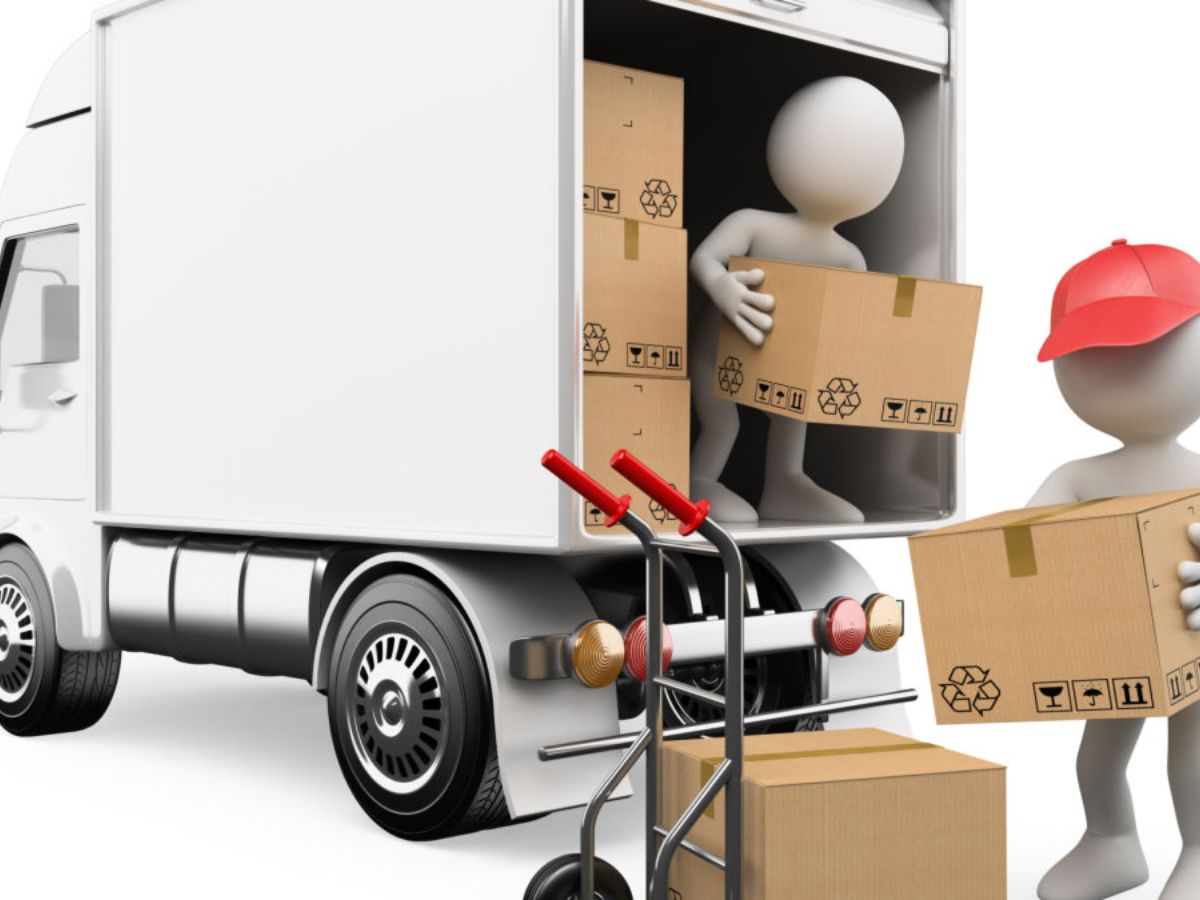 Xe tải và nhân sự trong quá trình triển khai dịch vụ chuyển kho xưởng trọn gói hà nội uy tín