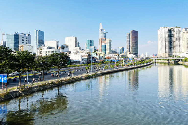 So sánh văn phòng phường Tân Định và Cầu Ông Lãnh: Nên thuê ở đâu?