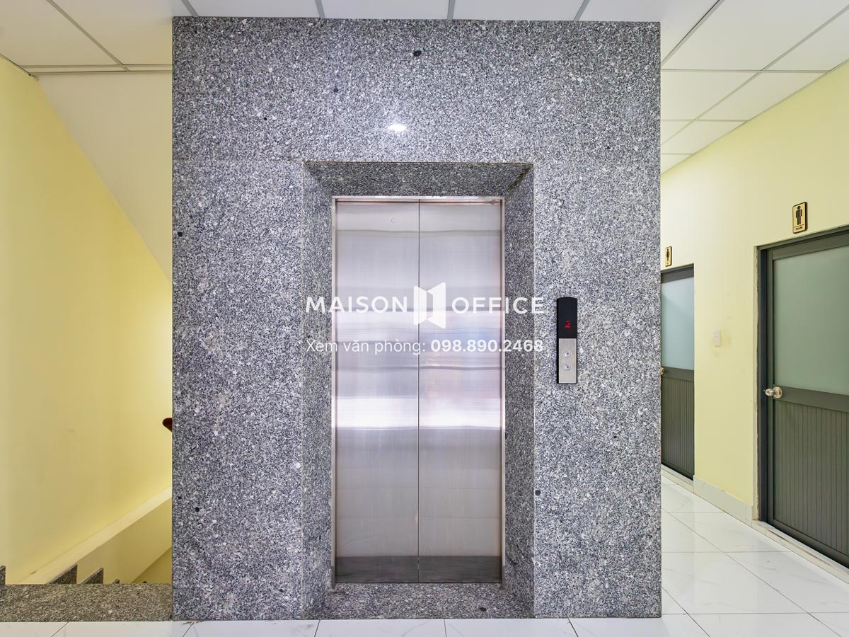 thang-may-61-pho-quang