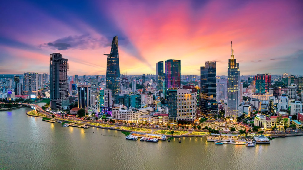 Biến động giá thuê văn phòng Quận 1 qua các năm và dự báo