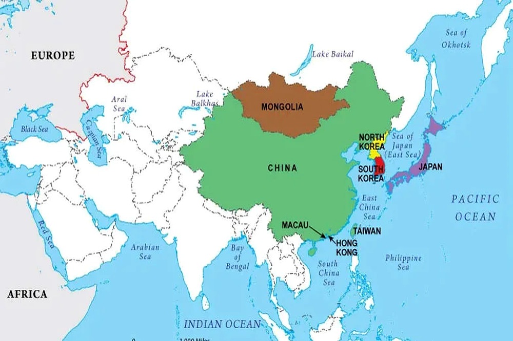 Đông Á nằm ở phía Đông châu Á, tiếp giáp trực tiếp với Thái Bình Dương