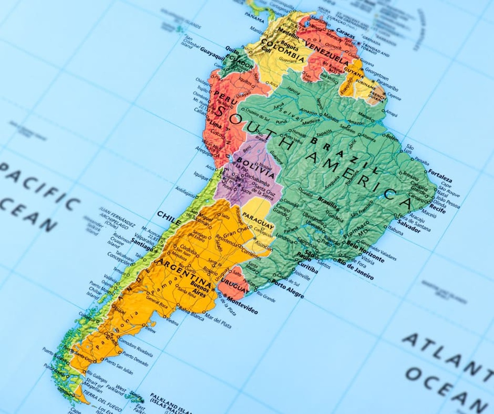 Nam Mỹ là một lục địa nằm hoàn toàn ở Tây Bán Cầu và phần lớn thuộc Nam Bán Cầu trên bản đồ thế giới