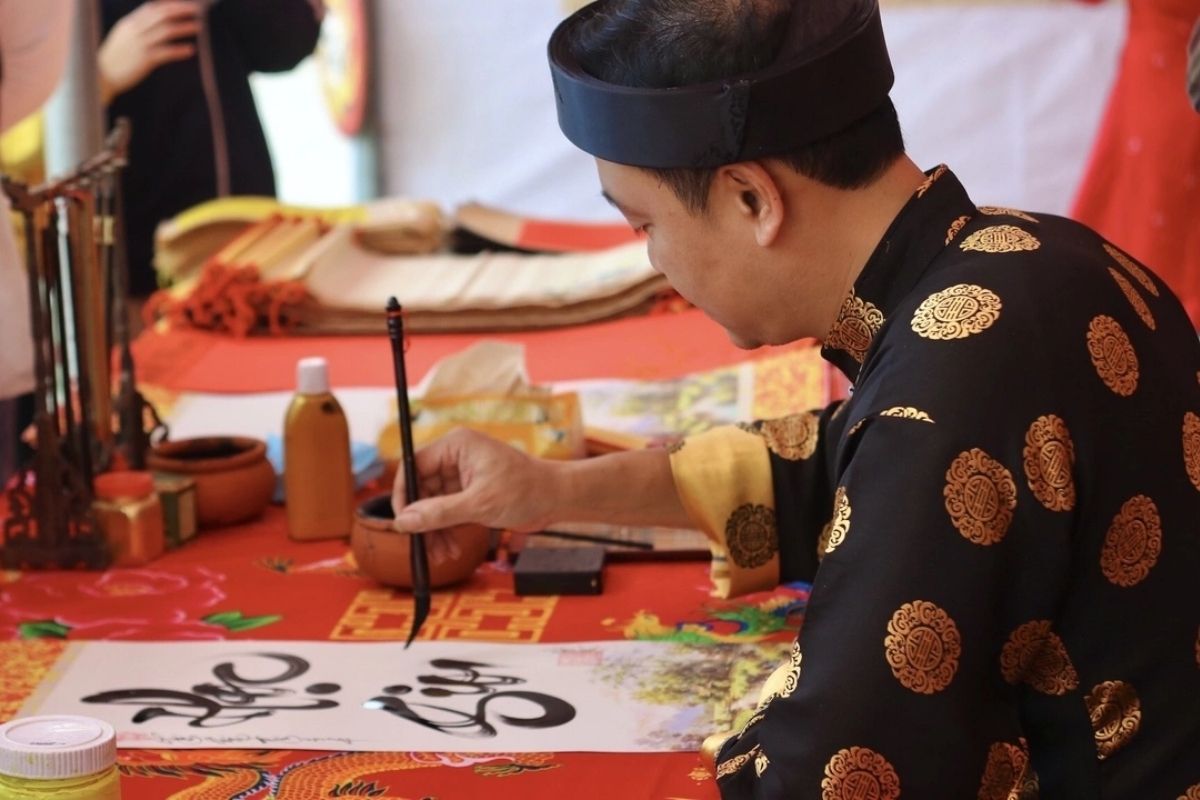 Người cao tuổi khai bút chúc thọ, chúc lộc