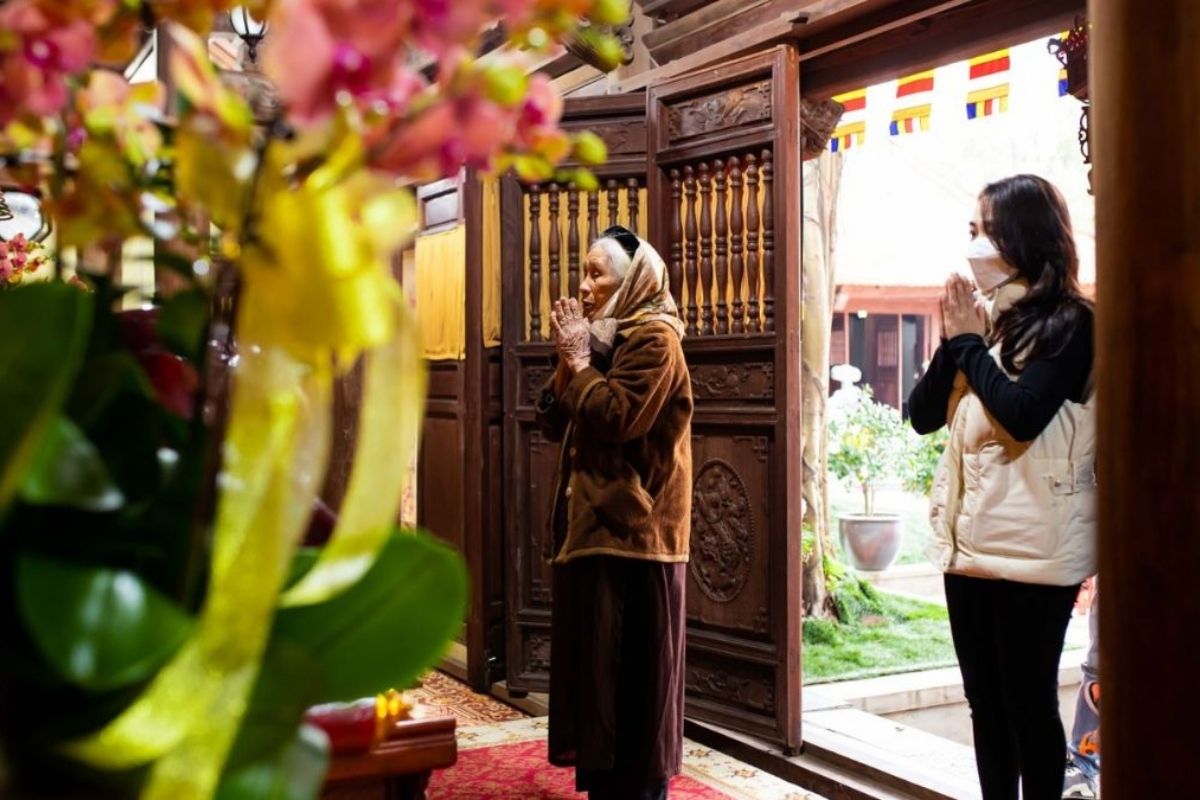 Đi chùa giúp con người kết nối với tâm thức