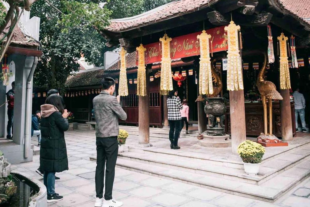 Đi chùa đầu năm để cầu chúc sức khỏe