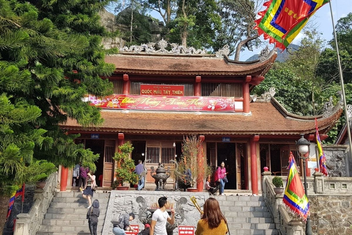 Đi chùa giúp con người nuôi dưỡng lòng từ bi