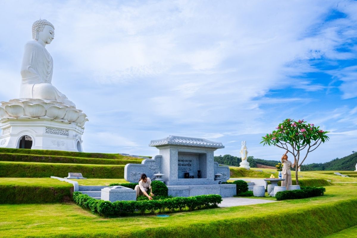 Phong tục tảo mộ và thăm mộ tổ tiên