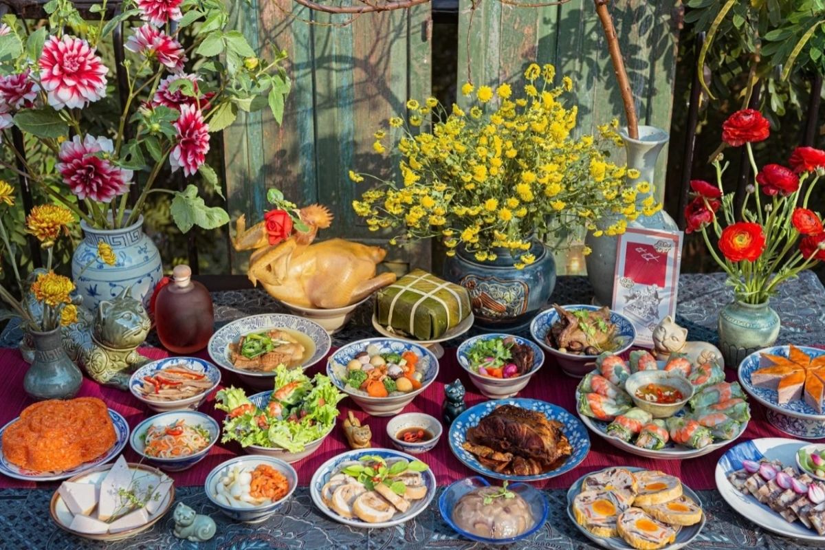 mâm lễ đầy đủ giúp nghi lễ giao thừa thêm phần trang trọng