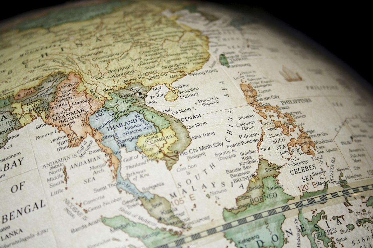 Đông Nam Á là khu vực thuộc châu Á, nằm giữa Nam Á và Đông Á, đóng vai trò cầu nối tự nhiên giữa Ấn Độ Dương và Thái Bình Dương