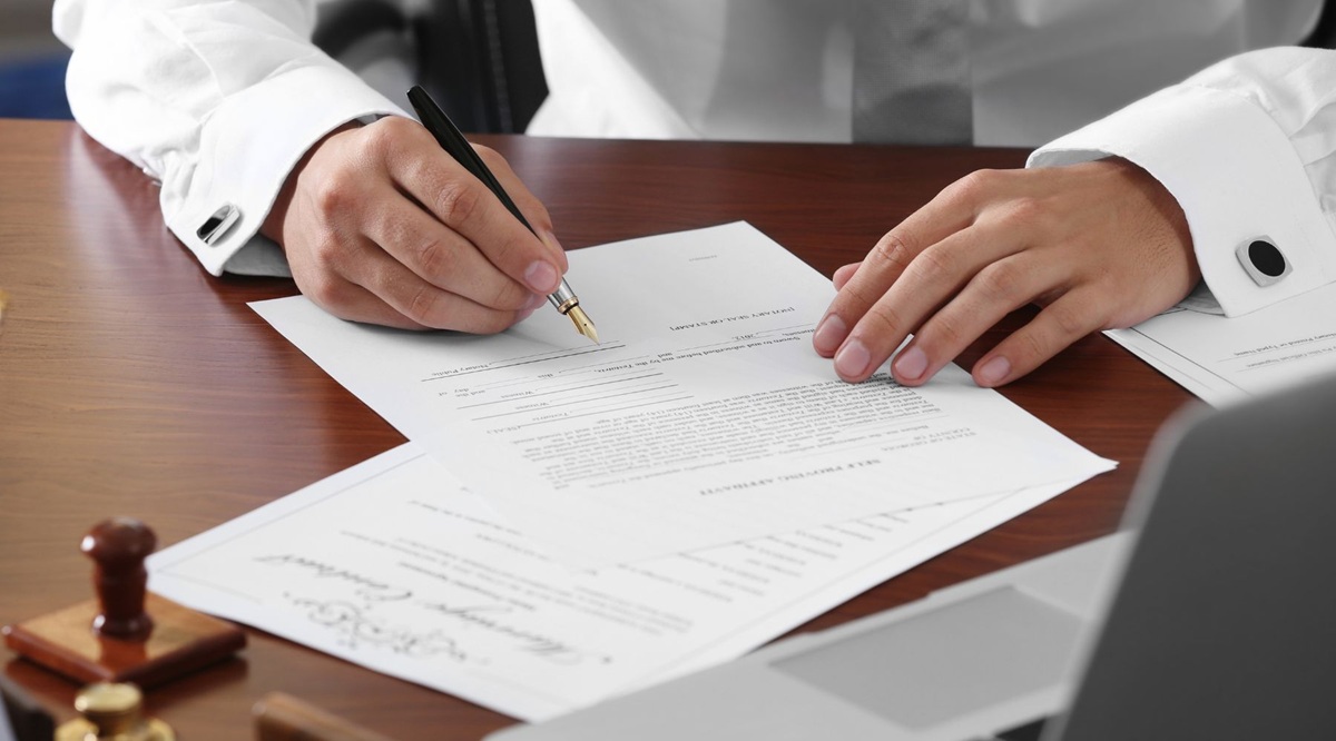 Biên bản đối chiếu công nợ là văn bản được lập giữa hai hoặc nhiều bên có phát sinh quan hệ thanh toán