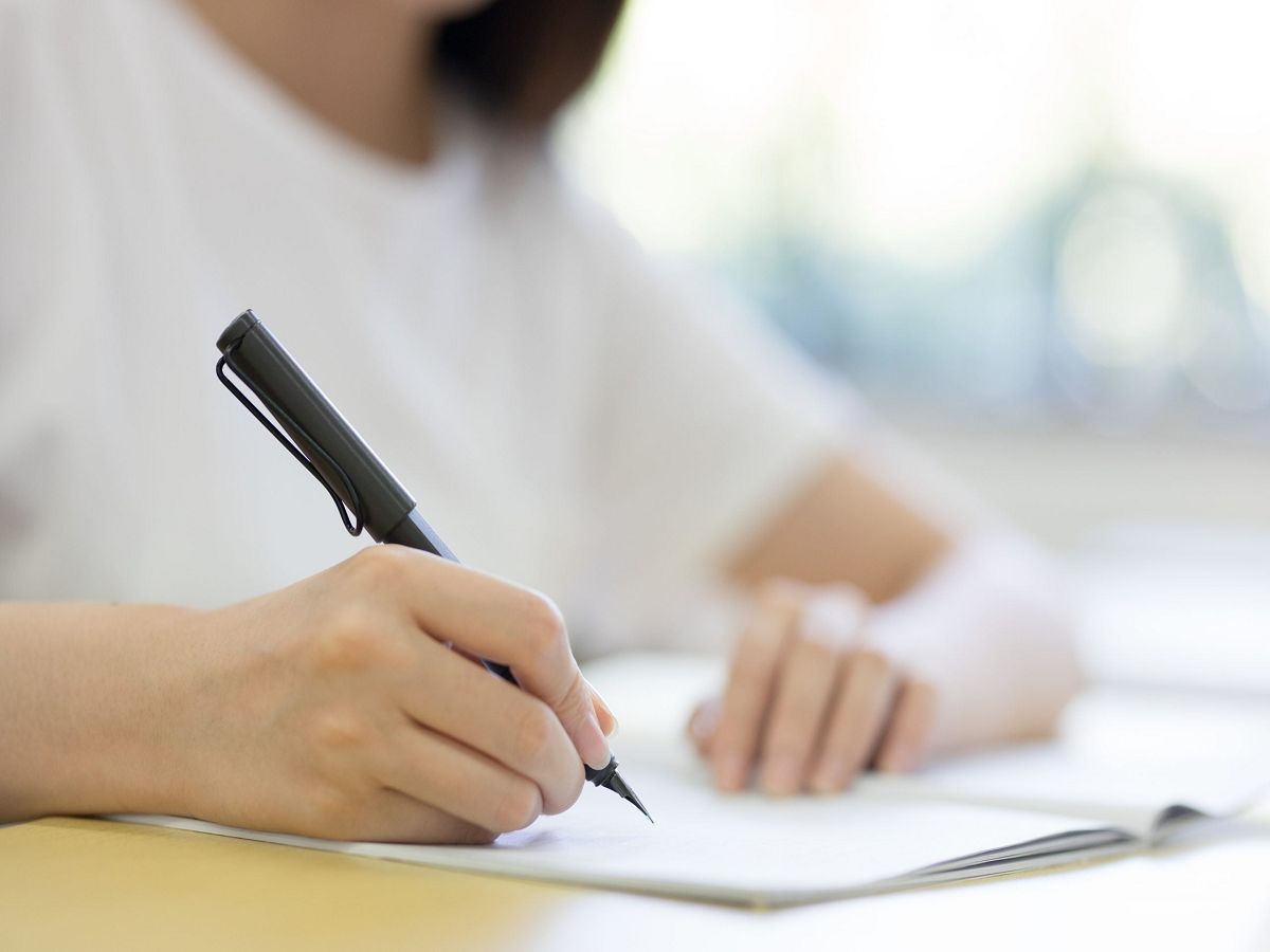 Cộng tác viên là cá nhân tham gia thực hiện một hoặc một số công việc cho doanh nghiệp