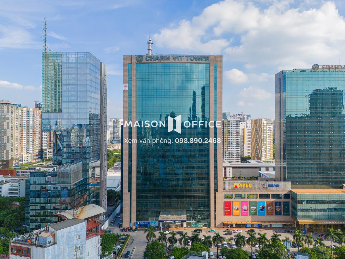 Charmvit Tower có vị trí giao thông thuận tiện và nằm gần đại sứ quán Hàn Quốc