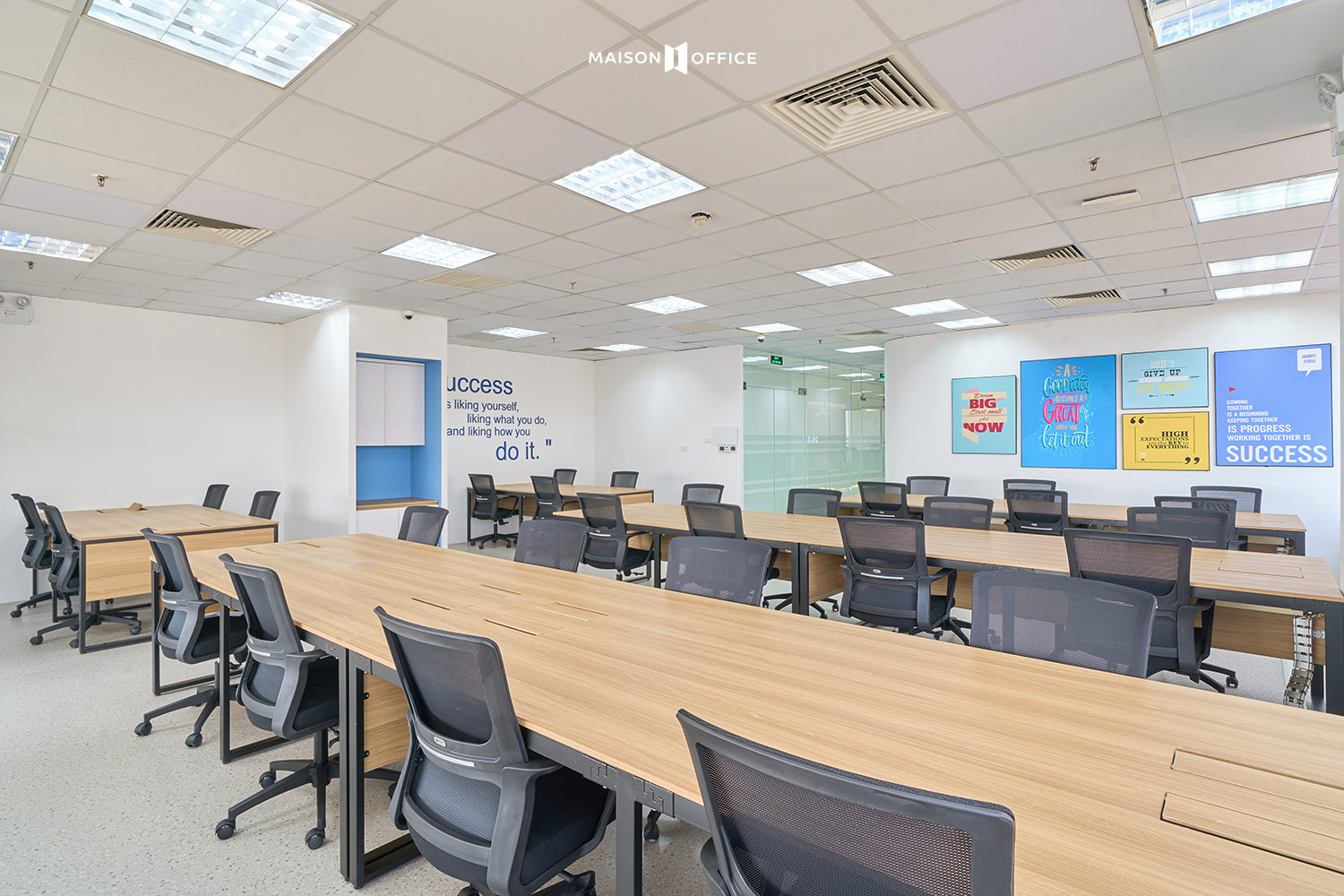 Office interior design images and construction projects by Kaon The Nine 9